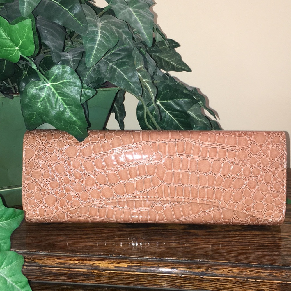 Gorgeous Clutch - Reptile Patterned - Shiny